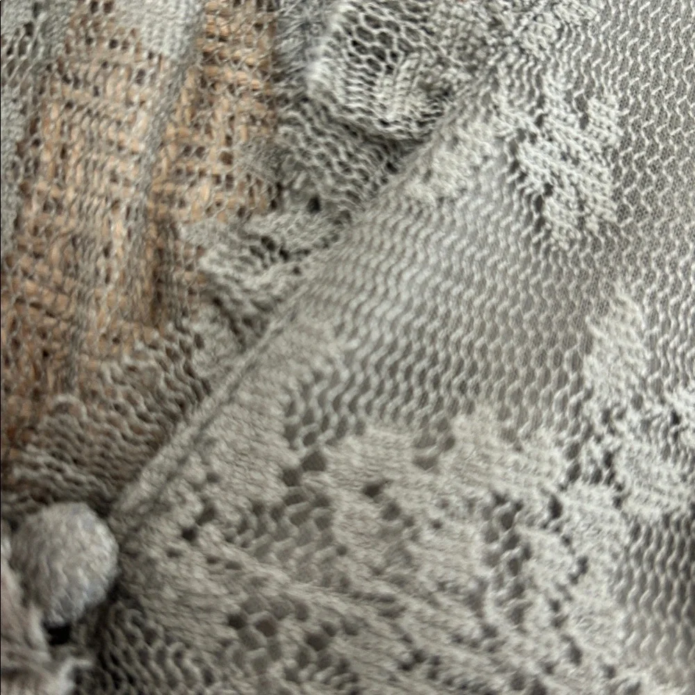 Urban Outfitters Olive Lace Camisole with covered button super pretty! Small - Picture 6 of 8